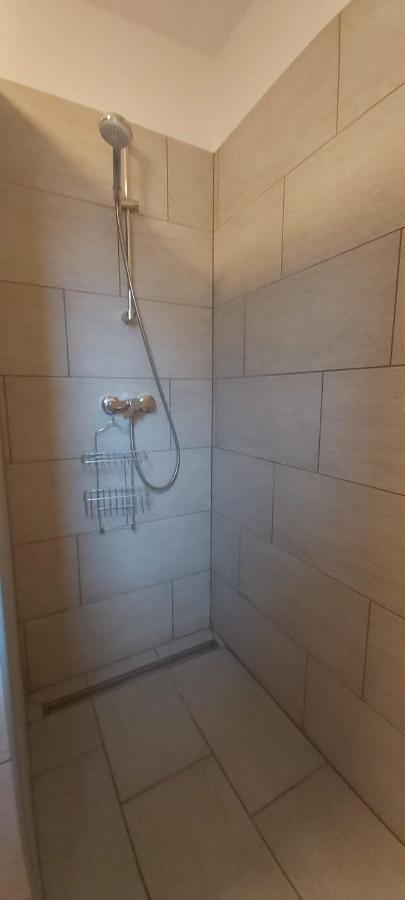 Babzsi Nyaralo Villa Vonyarcvashegy Buitenkant foto